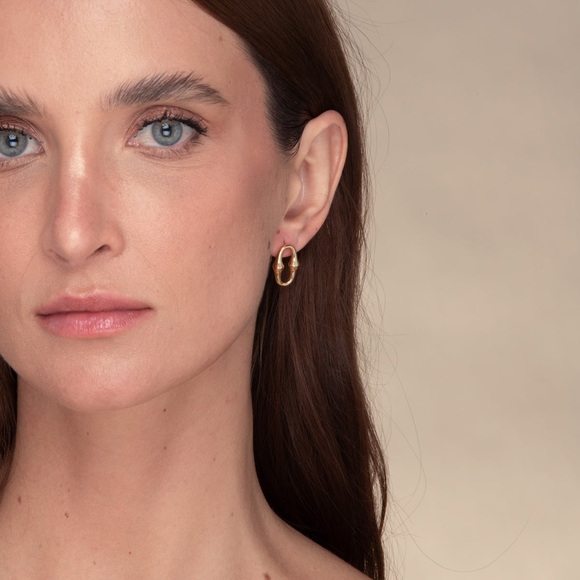 18K Gold Plated Sculptural Oval Huggie Earrings*Hoop Earrings*Stud Earrings*ML - Picture 4 of 8